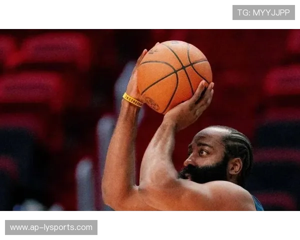 哈登赛后怒摔毛巾镜头被删?真相曝光 哈登赛后怒摔毛巾镜头被删?真相曝光