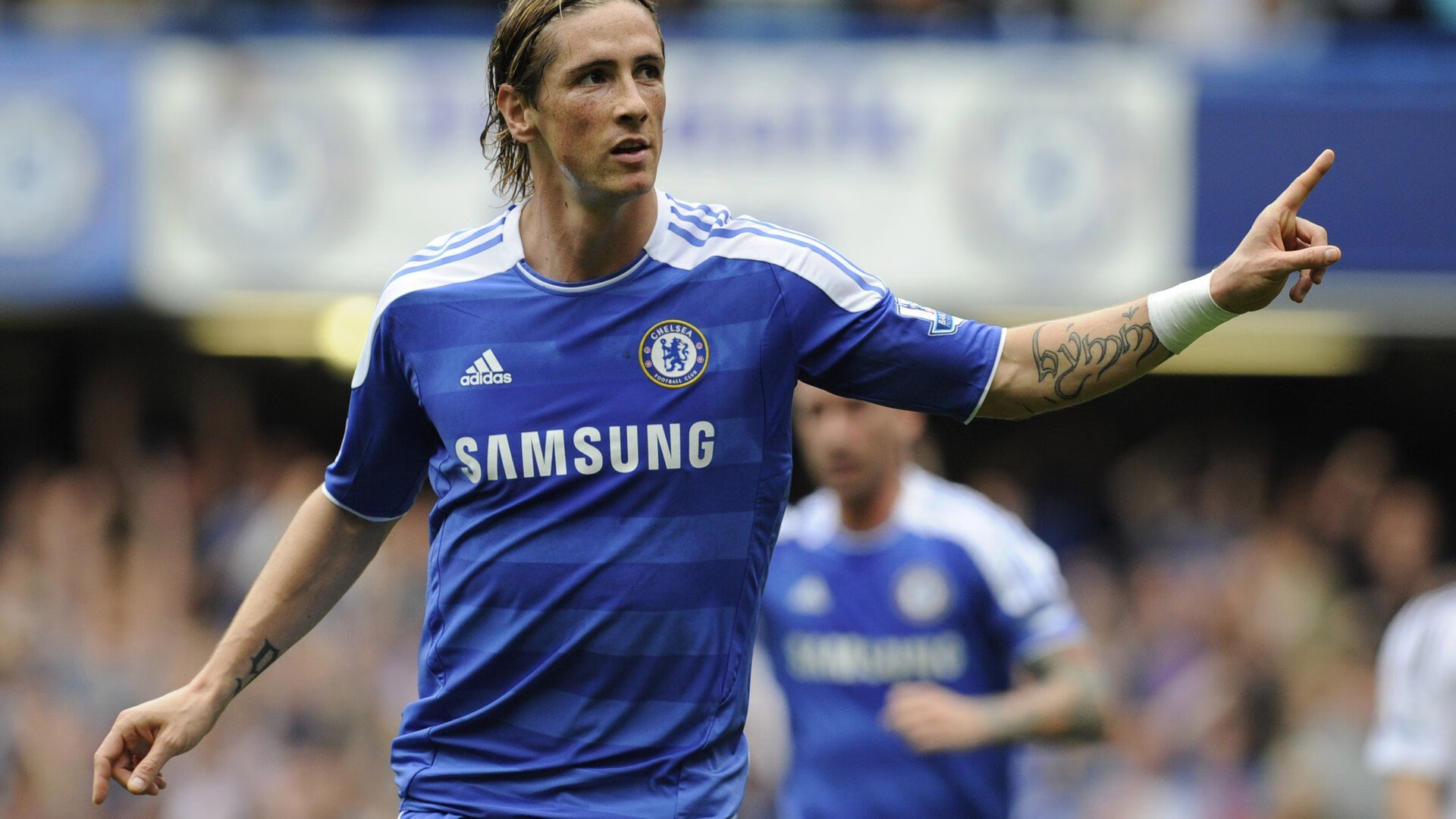 塞维利亚双中锋组合制造持续威胁，塞维利亚队